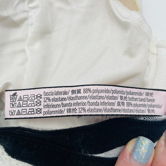 Victorias Secret Womens Size XS Lace Lined Snap Front Bralette White Black 1516 - Picture 8 of 8